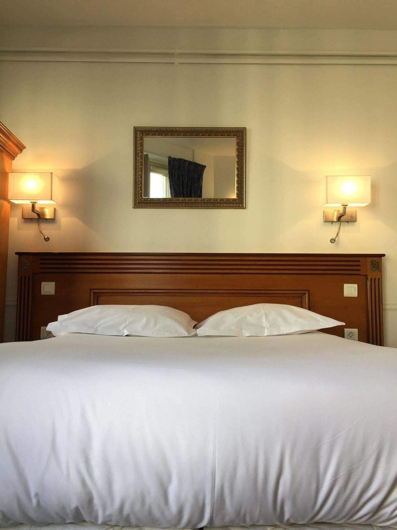 Hotel Avama Prony Parigi Esterno foto